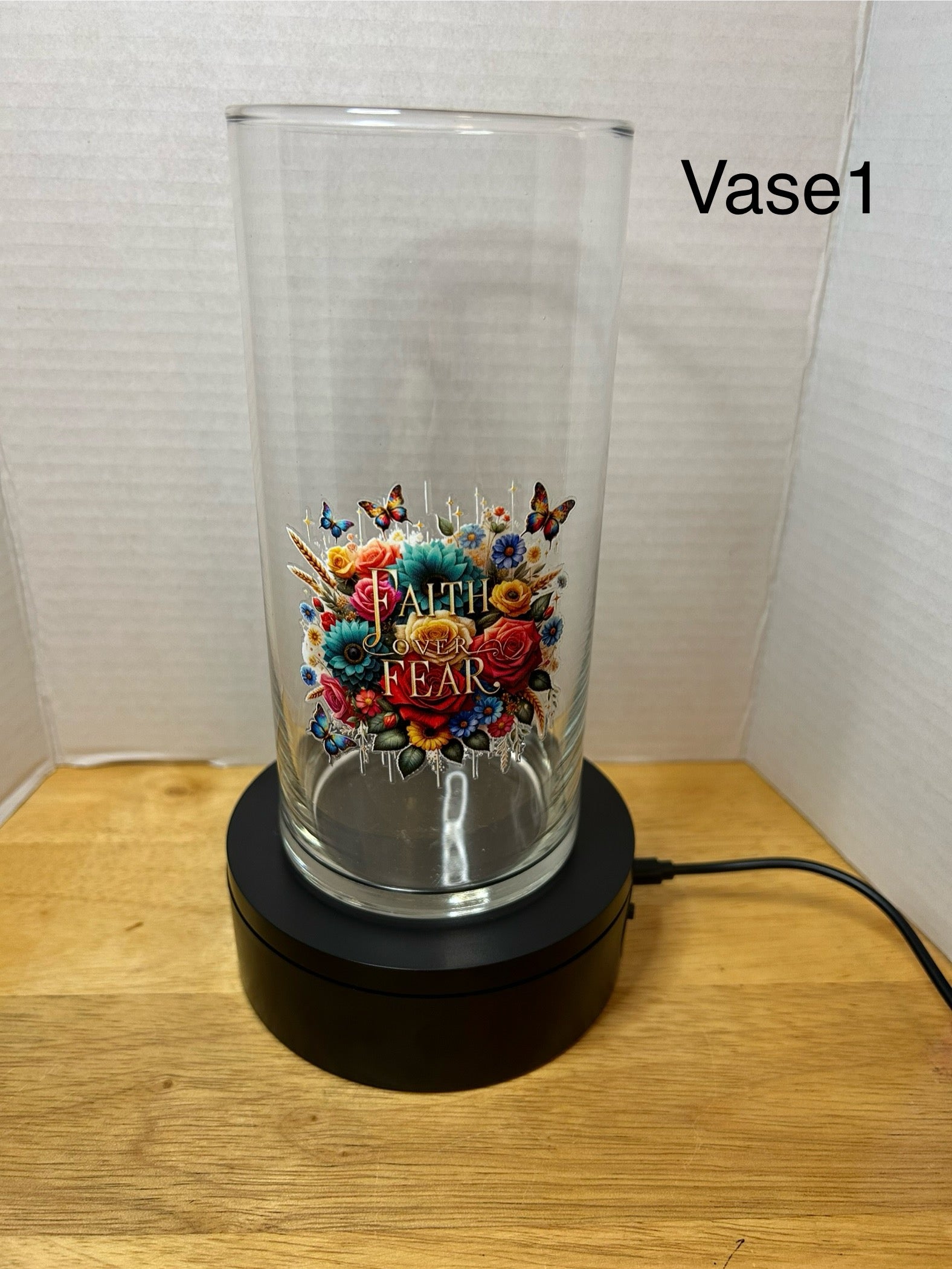 Glass Vase Featuring a Beautiful Design, 7.25 Inches
