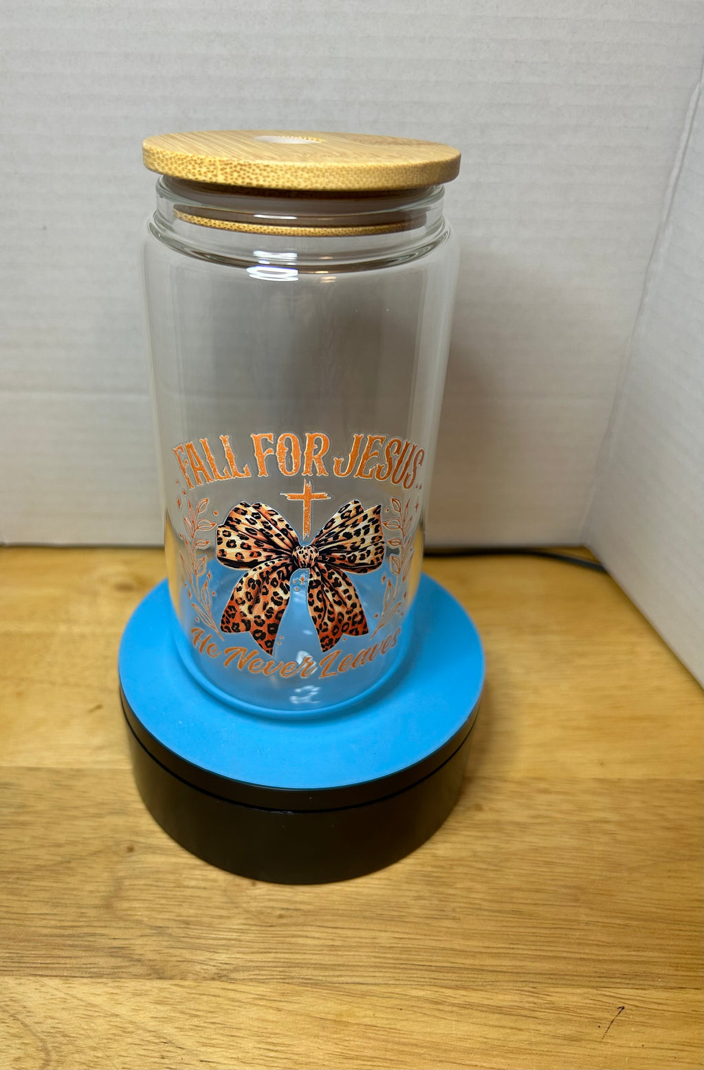 Gobelet en verre de 47 cl avec couvercle en bambou orné d'un magnifique motif, livré avec une paille en métal et une brosse de nettoyage