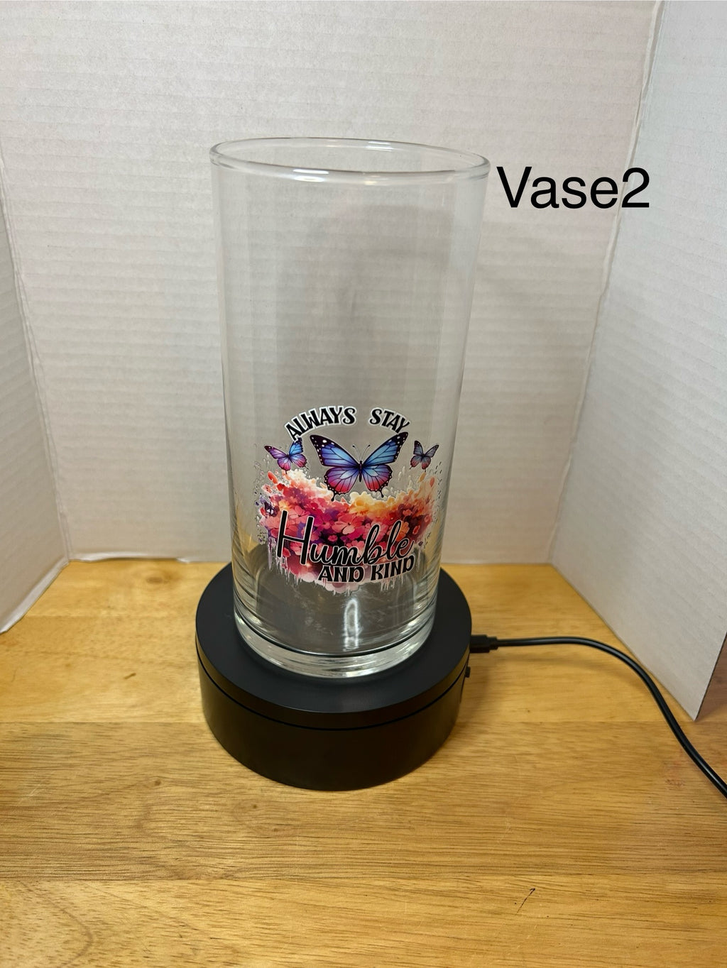 Glass Vase Featuring a Beautiful Design, 7.25 Inches