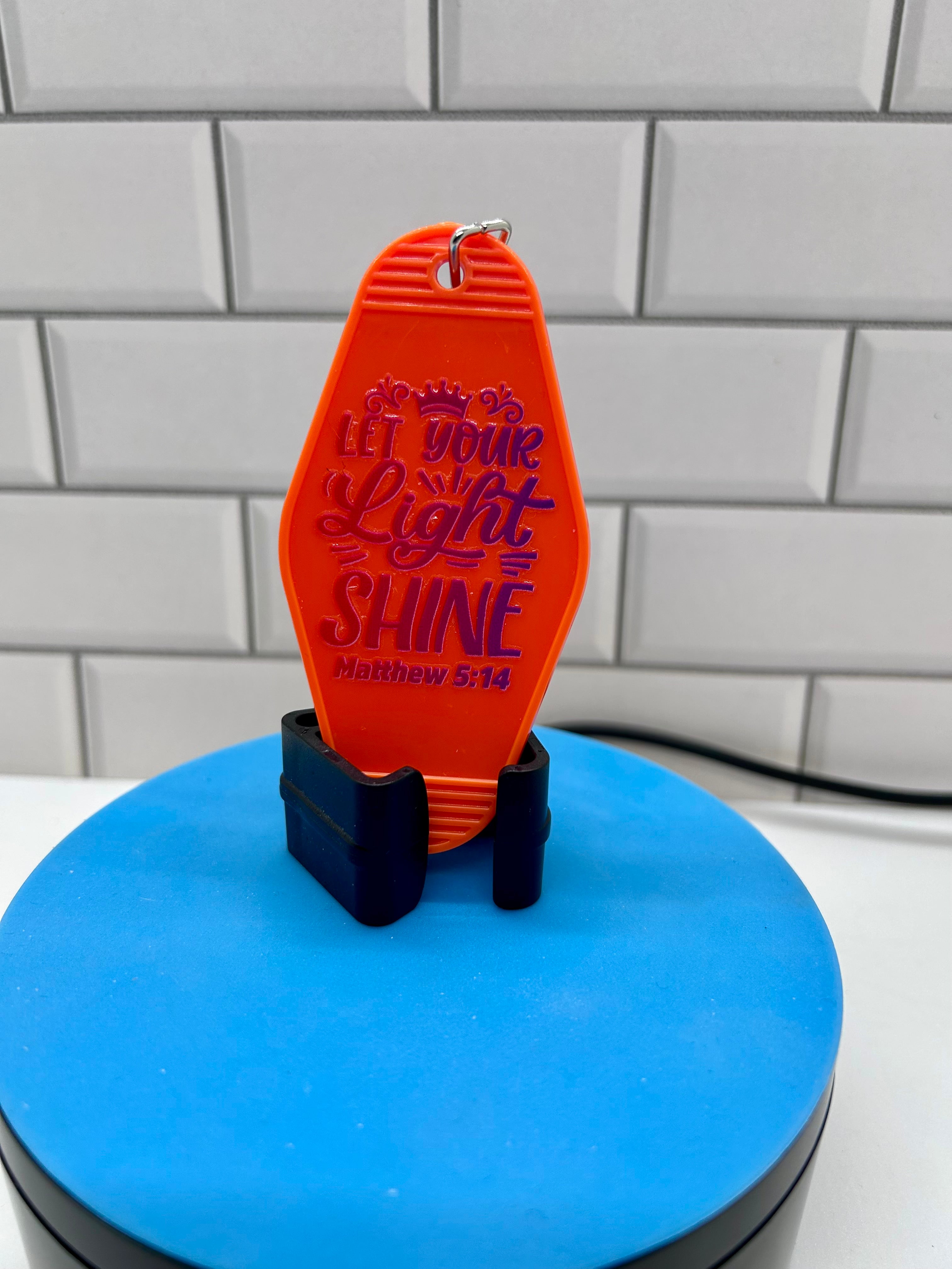 Retro Style Motel Keychain with Inspiration Theme-Orangish
