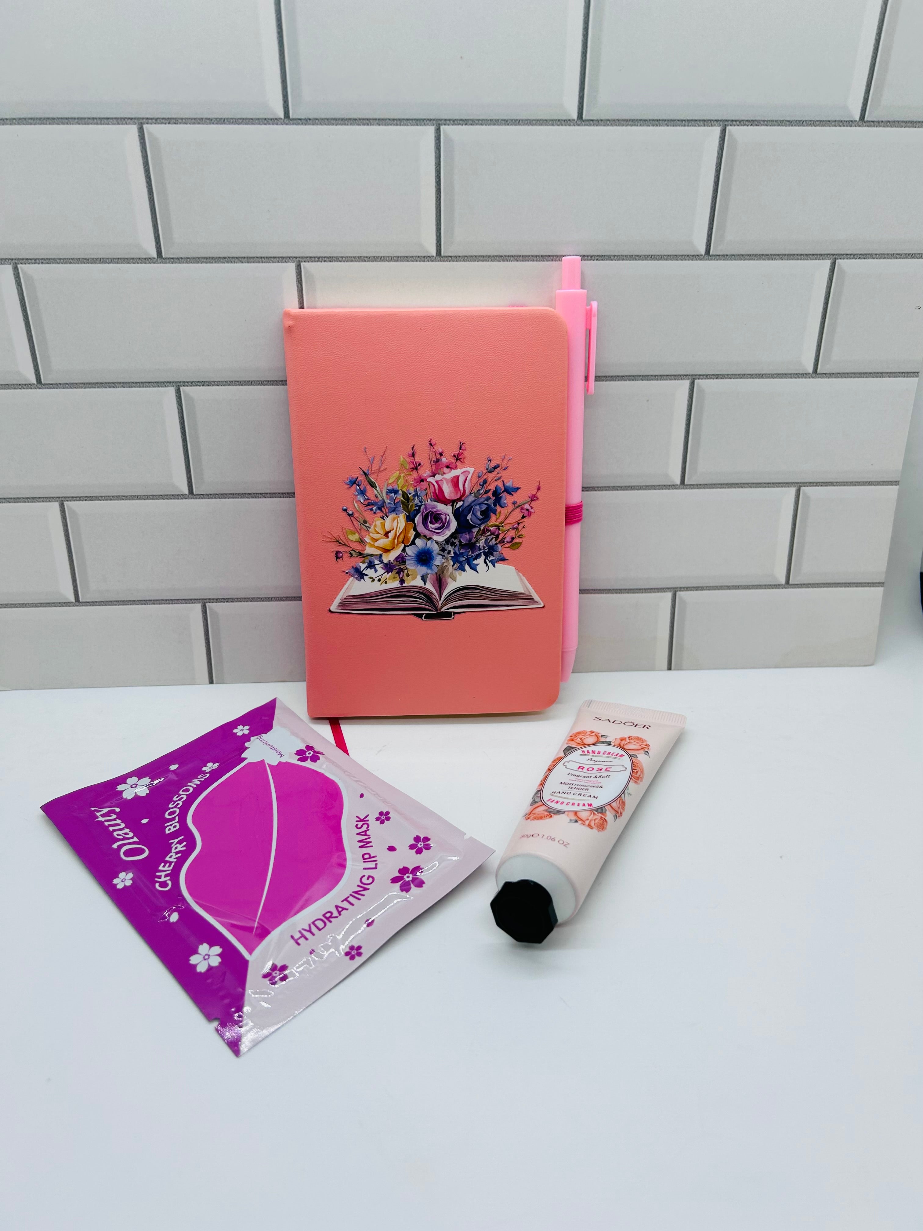 Lot de petits carnets A6 - Orange avec motif livresque