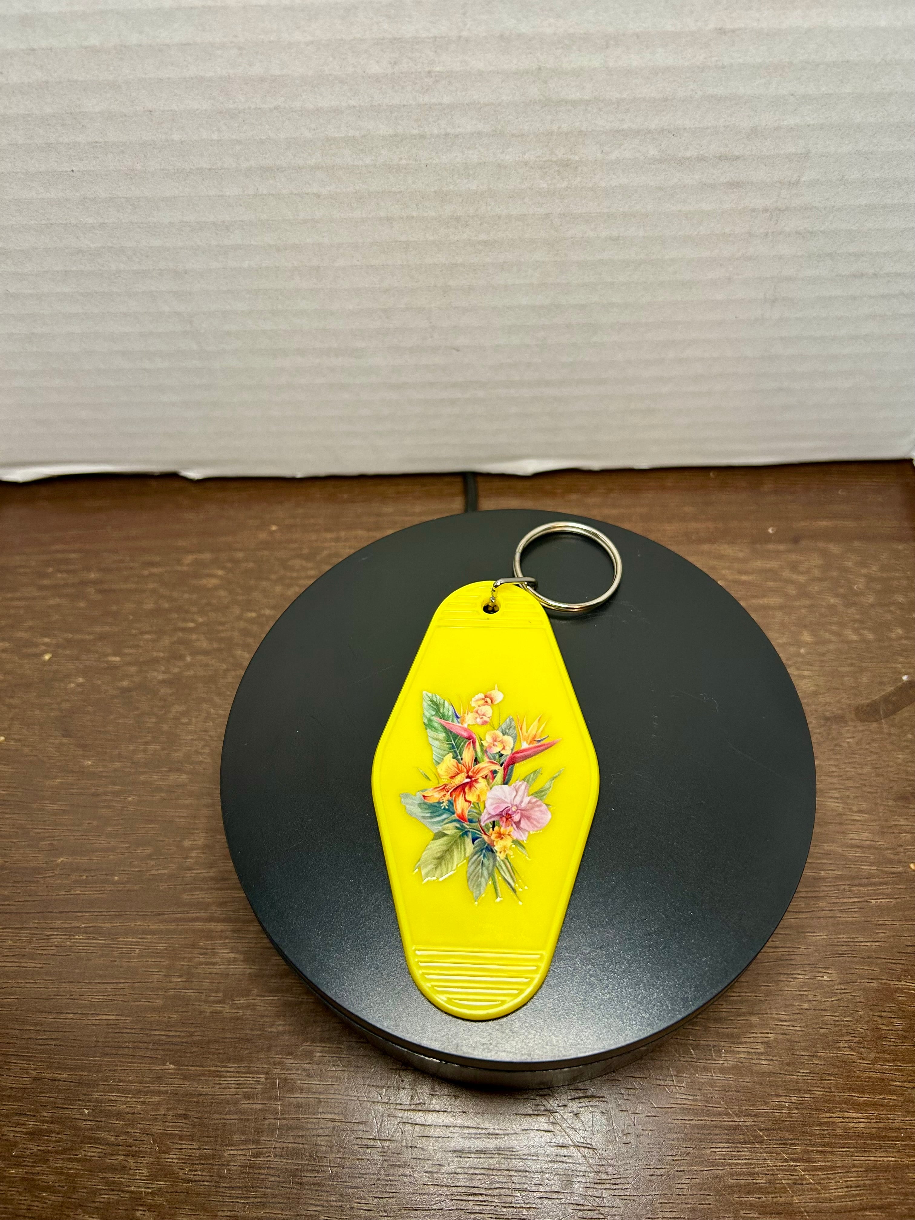 Retro Style Motel Keychain With Design