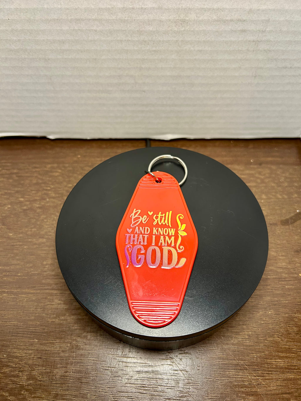 Retro Style Motel Keychain With Design