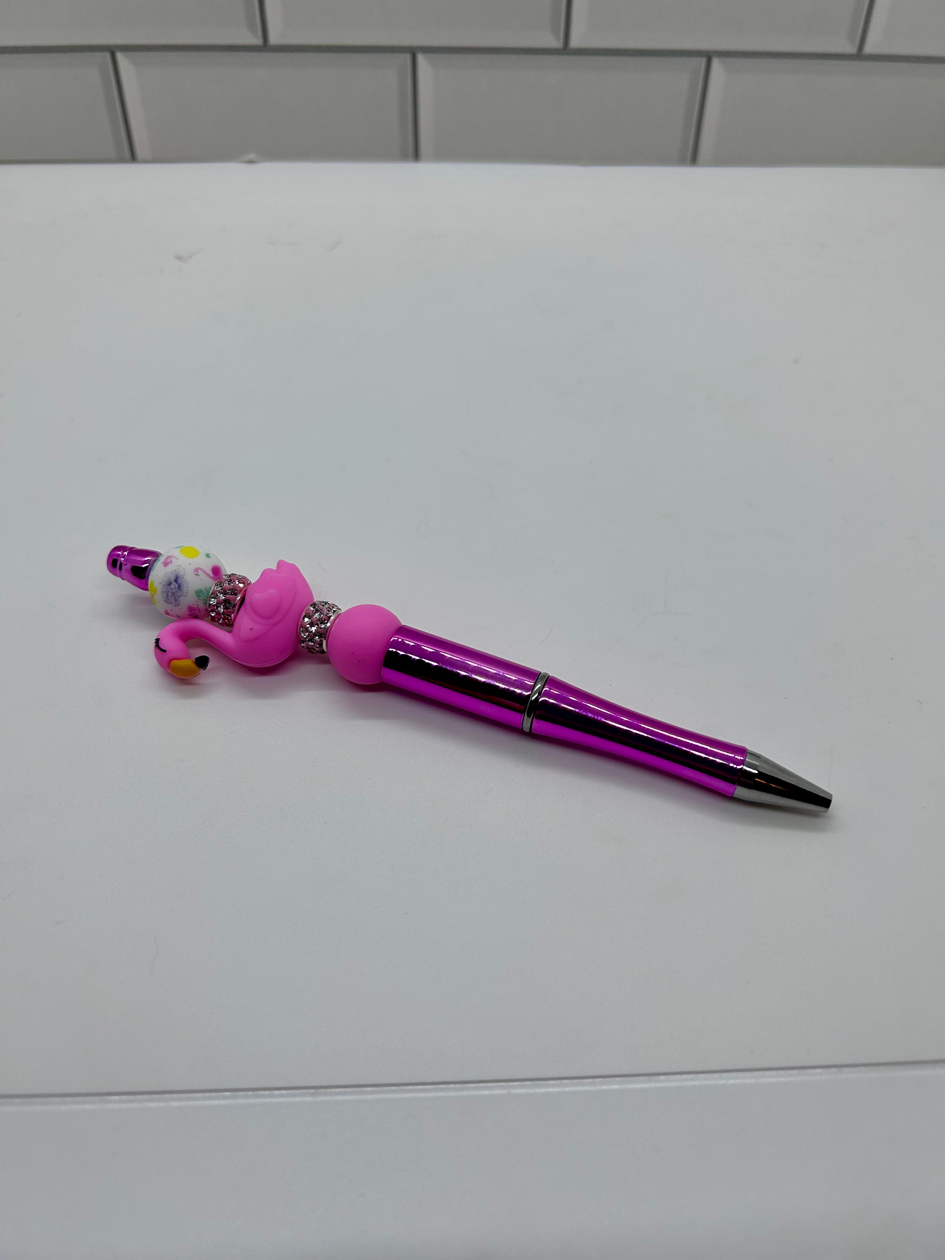 Stylos bille perlés-Silicone rose métallique avec pièce maîtresse flamant rose