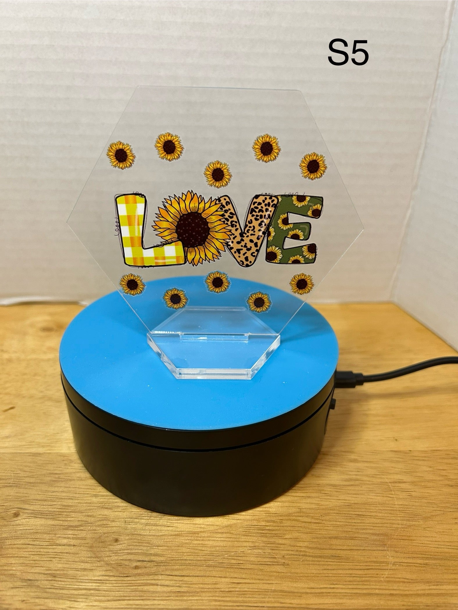 Panneau hexagonal en acrylique de 4,5 pouces avec un magnifique design