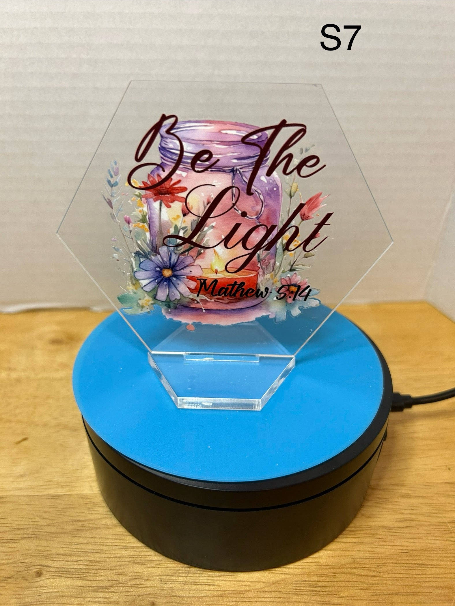Panneau hexagonal en acrylique de 4,5 pouces avec un magnifique design