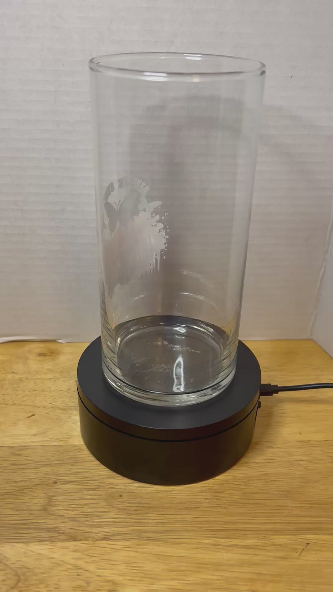 Glass Vase Featuring a Beautiful Design, 7.25 Inches