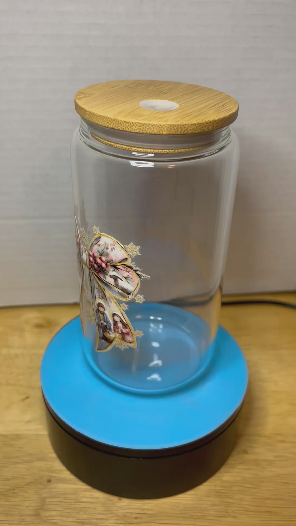 Gobelet en verre de 47 cl avec couvercle en bambou orné d'un magnifique motif, livré avec une paille en métal et une brosse de nettoyage