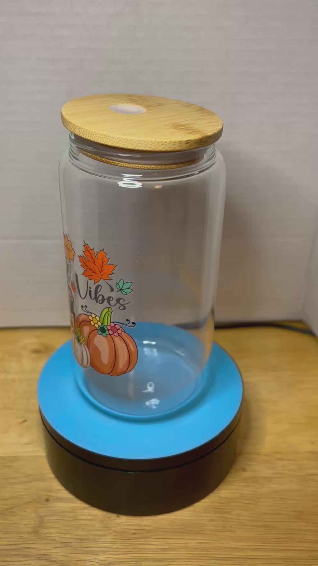 Gobelet en verre de 47 cl avec couvercle en bambou orné d'un magnifique motif, livré avec une paille en métal et une brosse de nettoyage