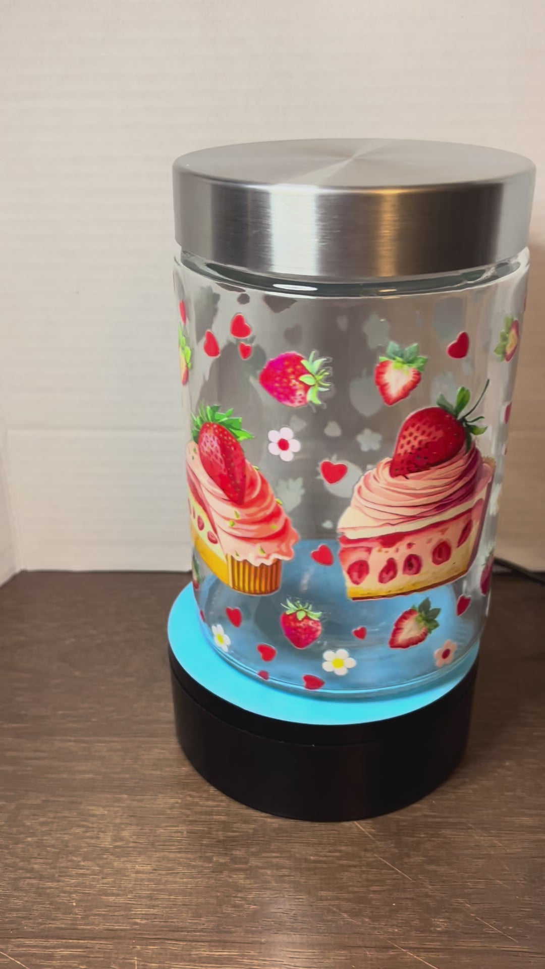 Bocal en verre avec couvercle en métal orné d'un magnifique motif de fraises, 1,1 litre