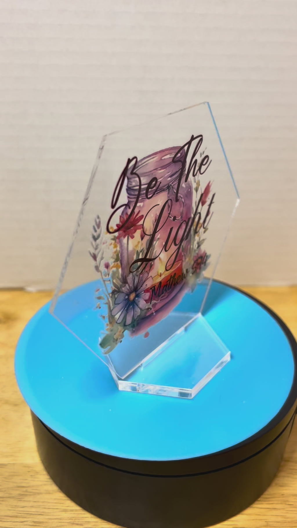 Panneau hexagonal en acrylique de 4,5 pouces avec un magnifique design