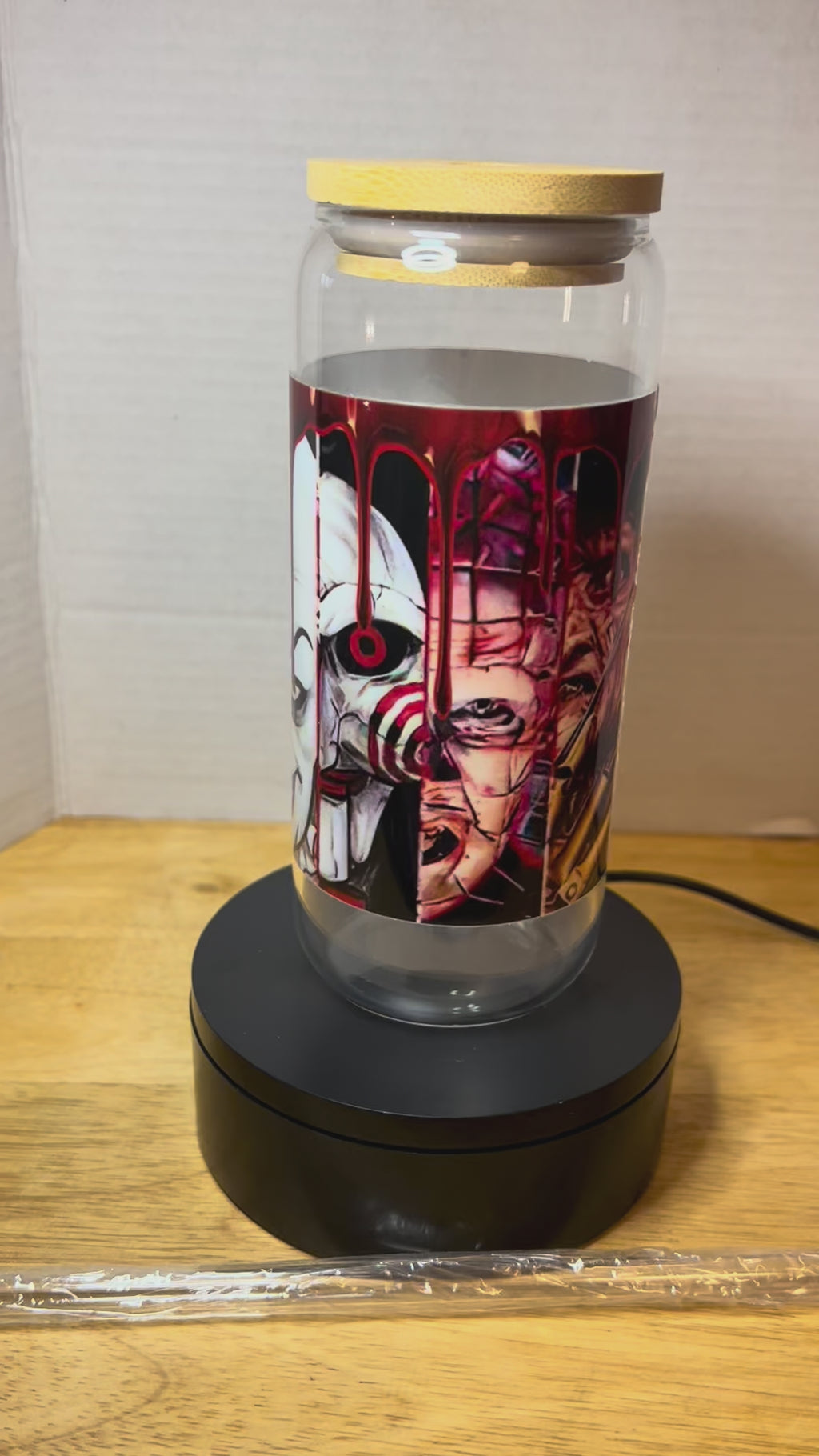 Gobelet en verre de 20 oz avec couvercle en bambou et paille en verre sur le thème d'Halloween effrayant