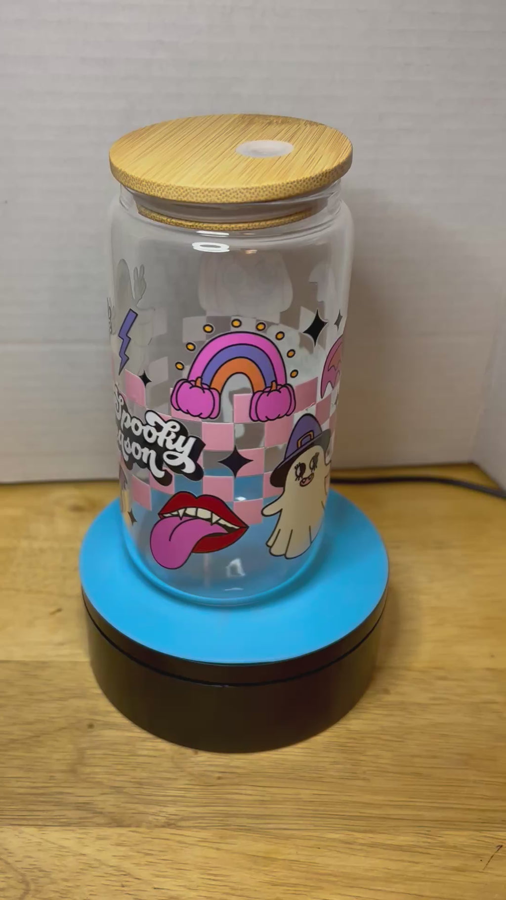 Gobelet en verre de 47 cl avec couvercle en bambou orné d'un magnifique motif, livré avec une paille en métal et une brosse de nettoyage